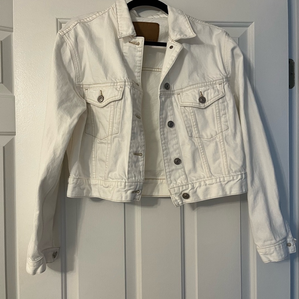 American Eagle Outfitters White Cropped Jean Jacket
